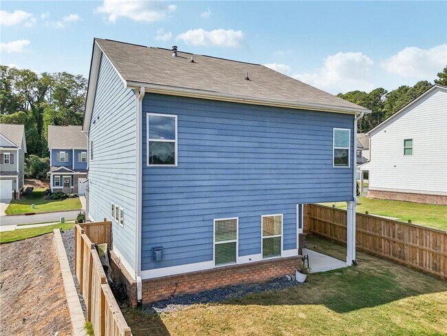 Building Photo - 3890 Clarington Dr