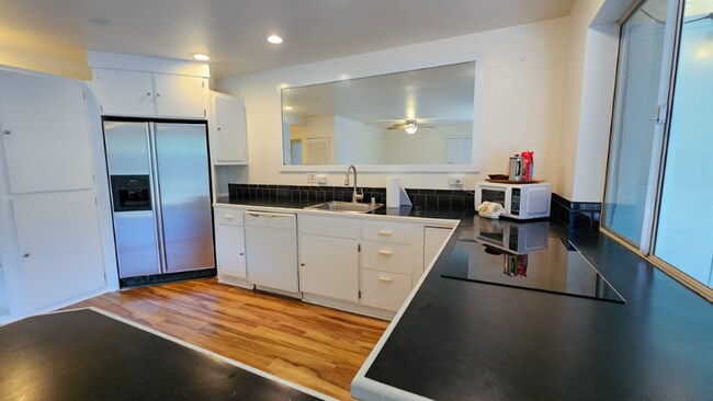 Building Photo - 76-6173-6173 Lehua Rd