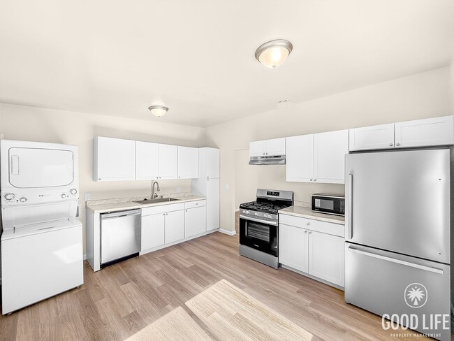 Primary Photo - S Myers St (1128-30)