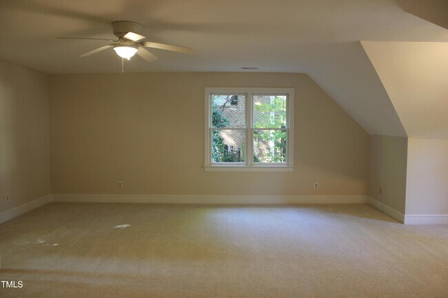 Building Photo - 6321 Gainsborough Dr