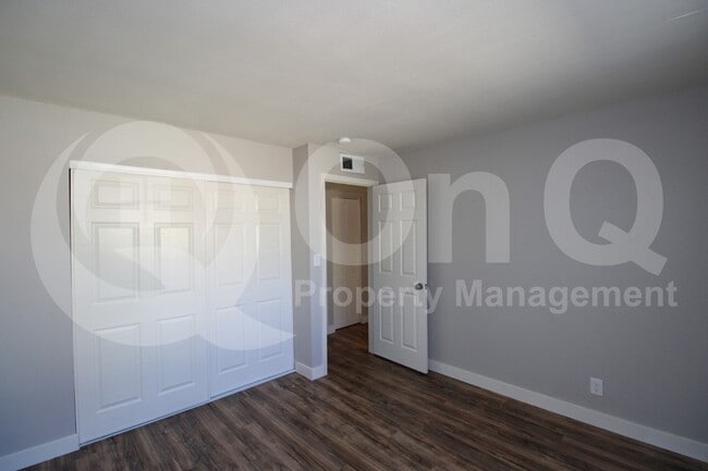 Building Photo - 6044 N 21st Ave