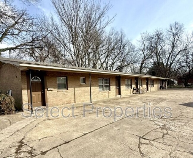 Primary Photo - 819 E Matthews Ave