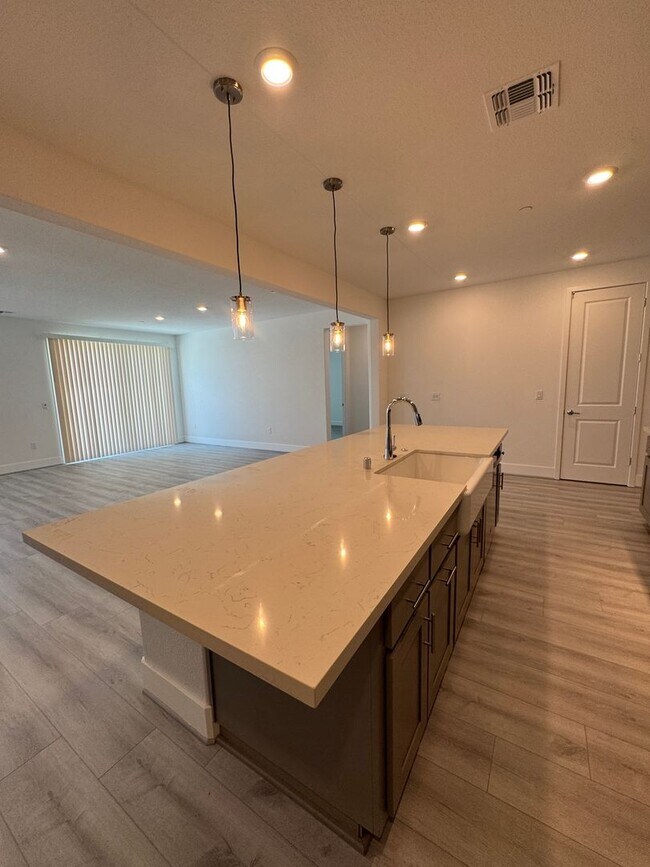 Building Photo - Three Bedroom, Two Bath Single-Story Canyon Solar Home in Folsom SEE VIDEO