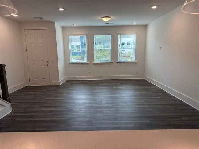 Building Photo - 1603 Aeslin Dr NW