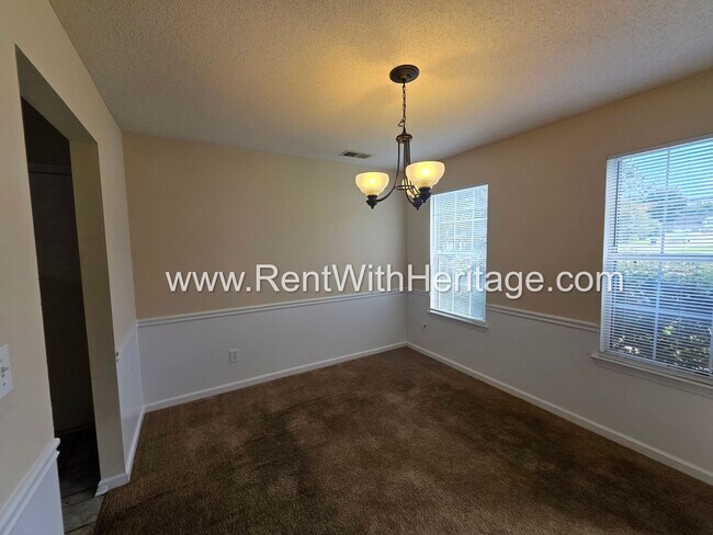 Building Photo - 6535 Manor Creek Dr