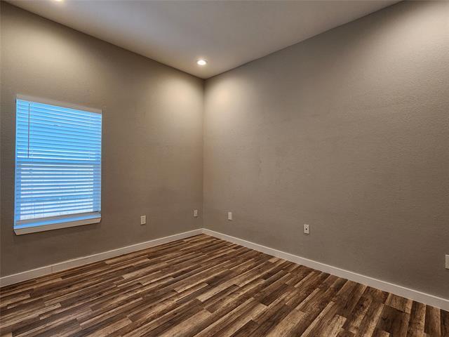 Building Photo - 809 Maples Ave