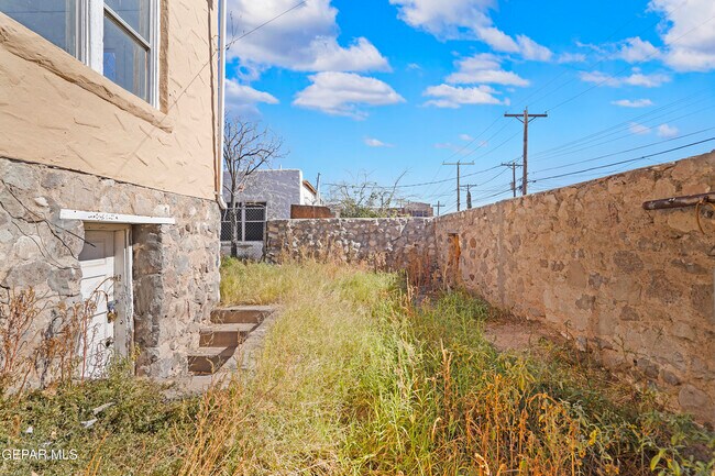 Building Photo - 3418 Frankfort Ave