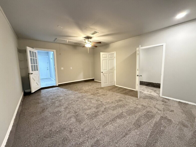 Building Photo - 4320 Suntane Cir