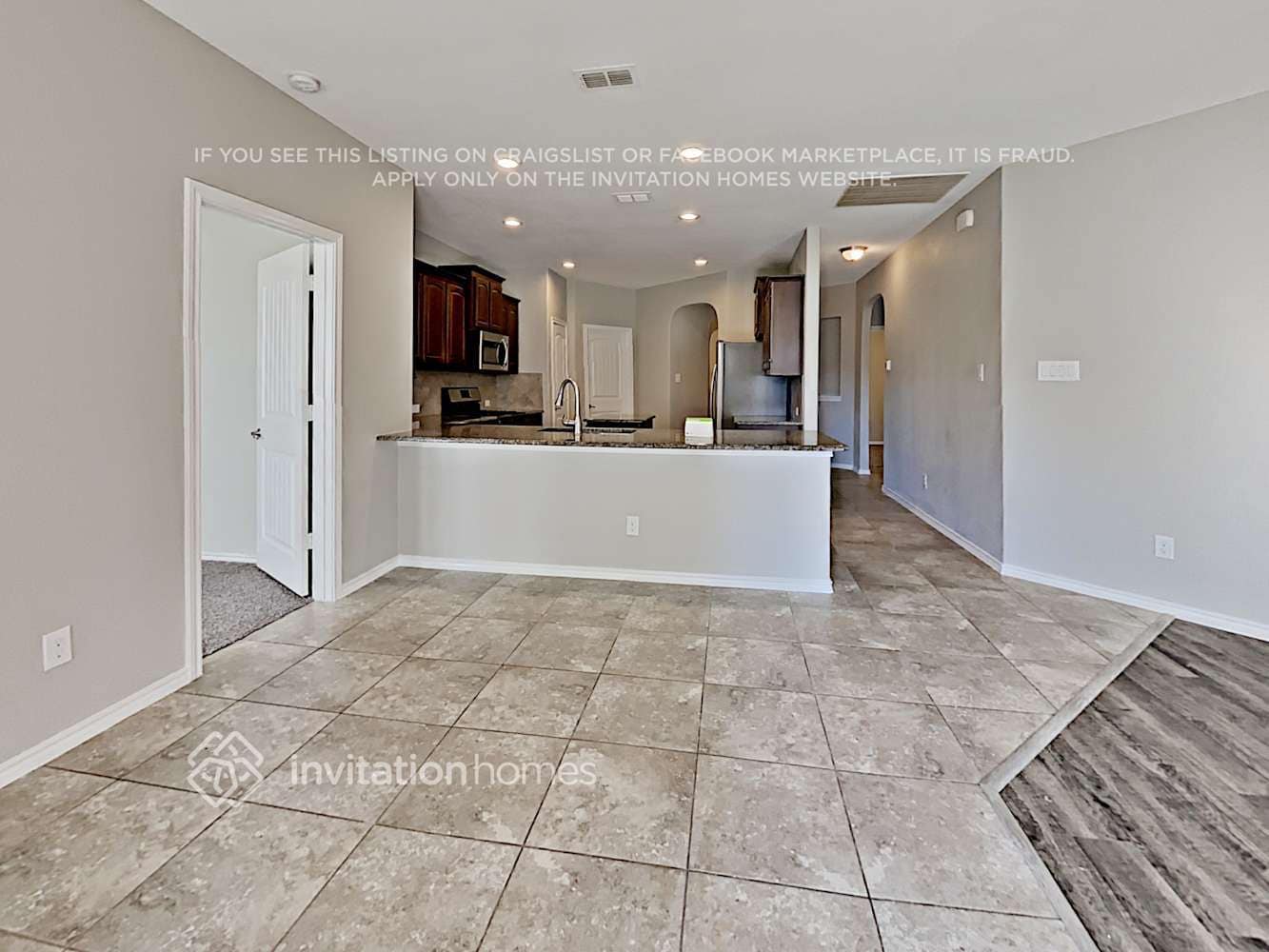 Building Photo - 15704 Barton Ridge Dr