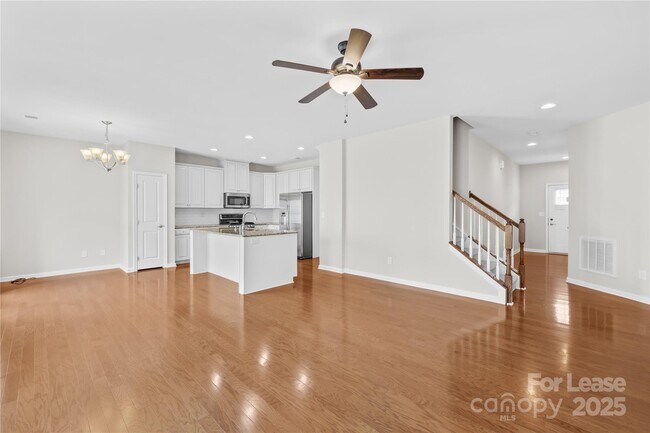 Building Photo - 7433 White Elm Ln