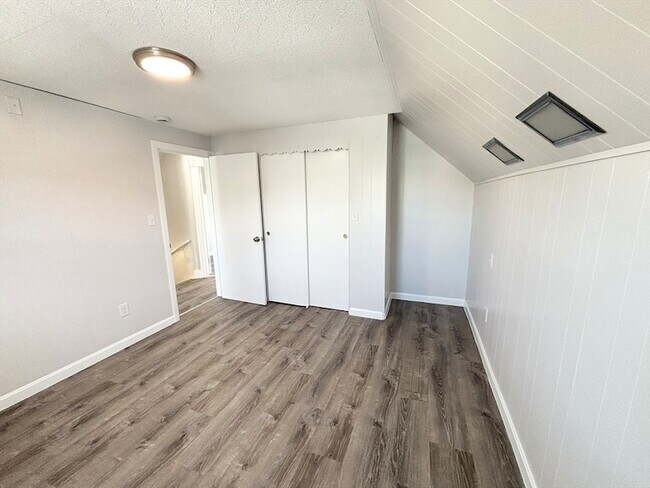 Building Photo - 3 Hadley Ct