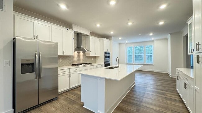 Building Photo - 813 Atkins Ln