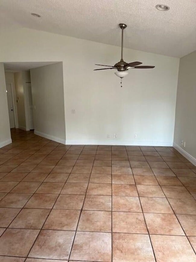 Building Photo - 1311 Seagrape Cir