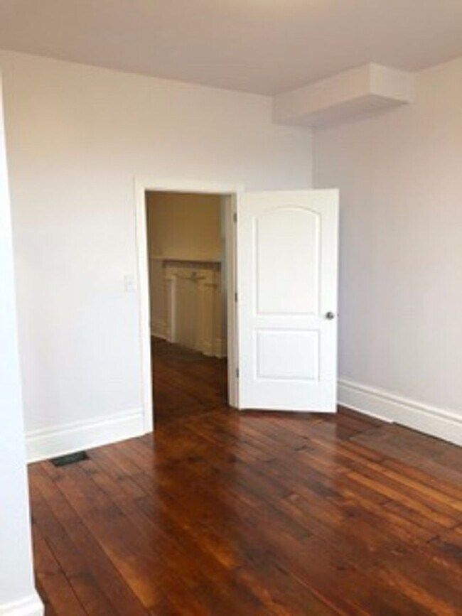 Building Photo - 6062 Butler St