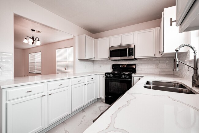 Building Photo - 4435 Crossvine Ave