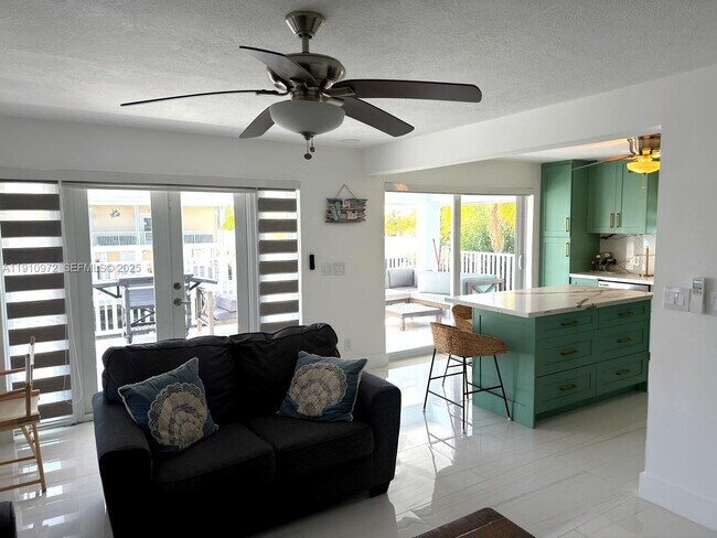 Building Photo - 27346 Martinique Ln