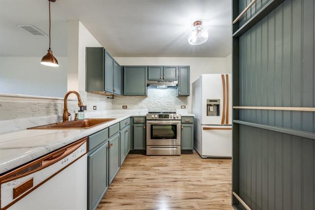 Building Photo - 1133 Day Dream Dr