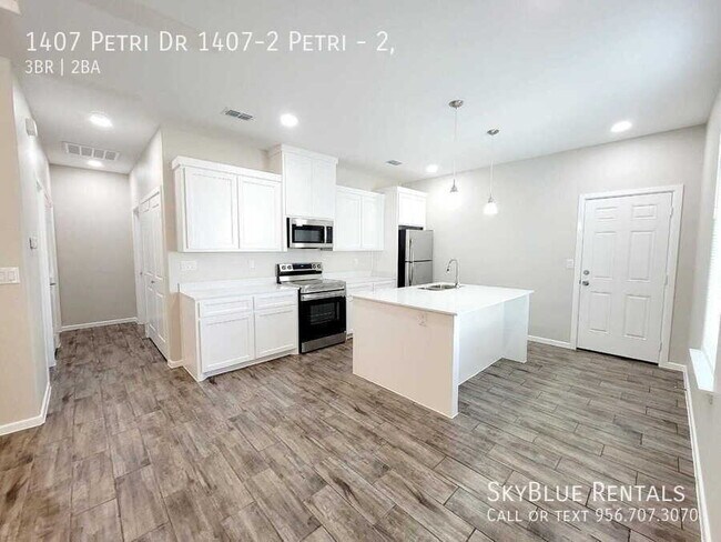 Building Photo - 1407 Petri Dr