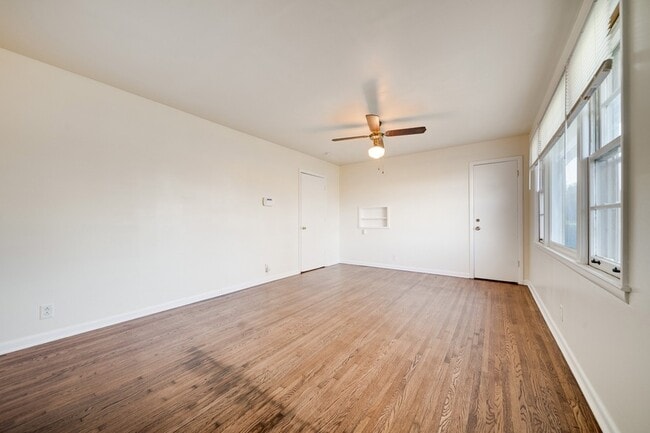 Building Photo - 106 Bluewater Dr