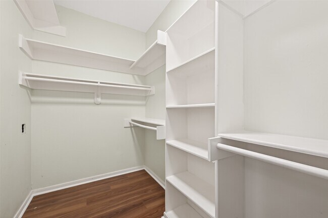 Building Photo - 16410 Fondren Grove Dr