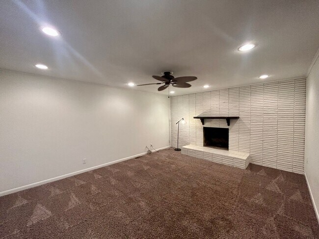 Building Photo - Beautiful updated Midtown home in the loved Lortondale addition