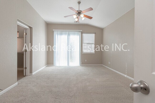 Building Photo - 936 Heartland Dr