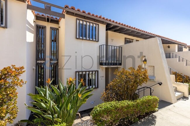 Building Photo - 12166 Rancho Bernardo Rd
