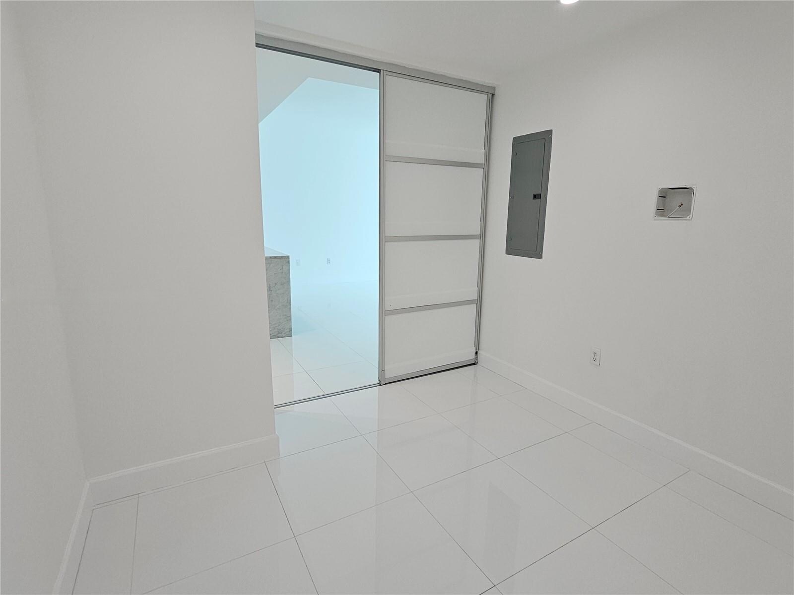 Building Photo - 900 Biscayne Blvd