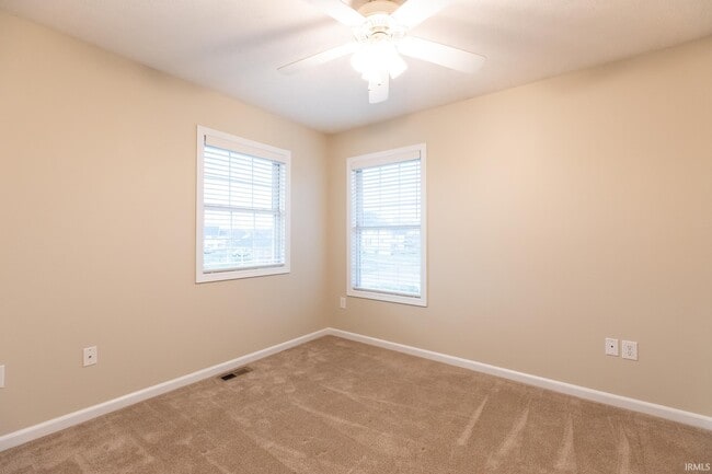 Building Photo - 1331 S Stella Dr