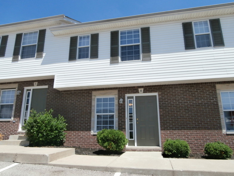 Primary Photo - Crimson Crossing Townhomes