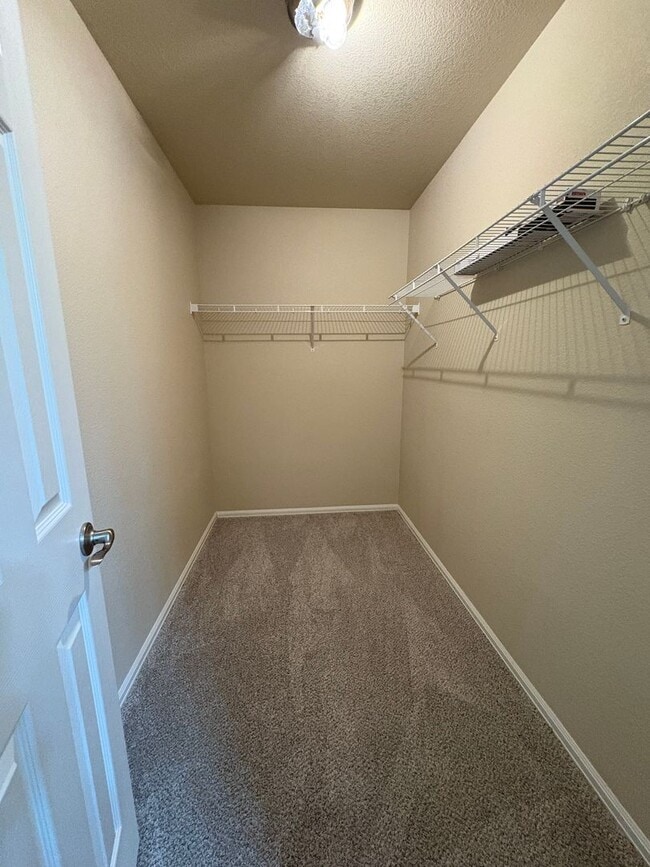 Building Photo - Lovely 3 bedroom/3 car tandem garage home in Lorson Ranch