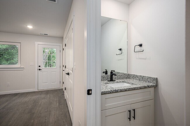 Building Photo - 3834 Maid Marion Ln