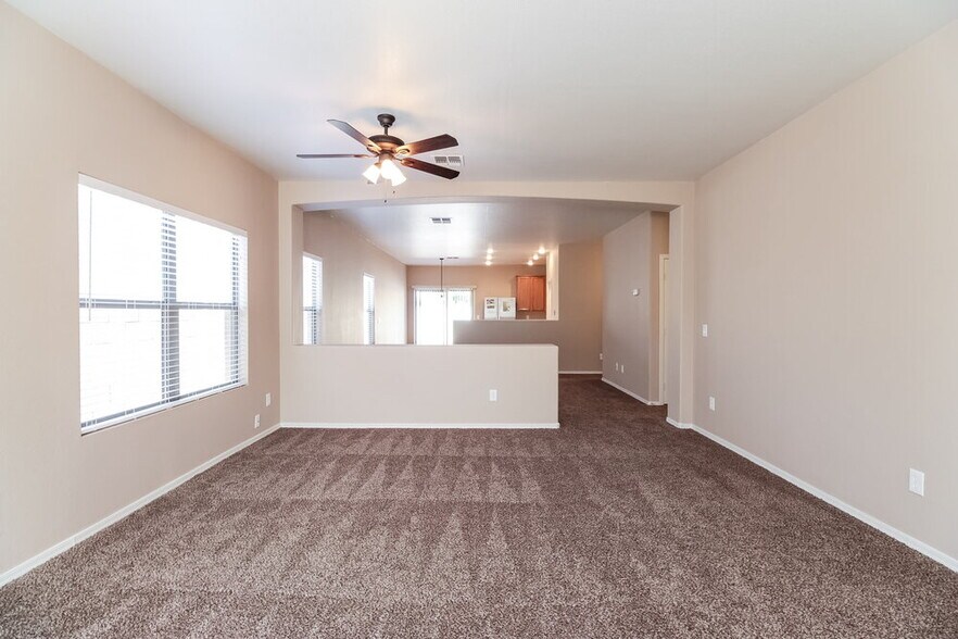 Building Photo - 2924 W Allens Peak Dr