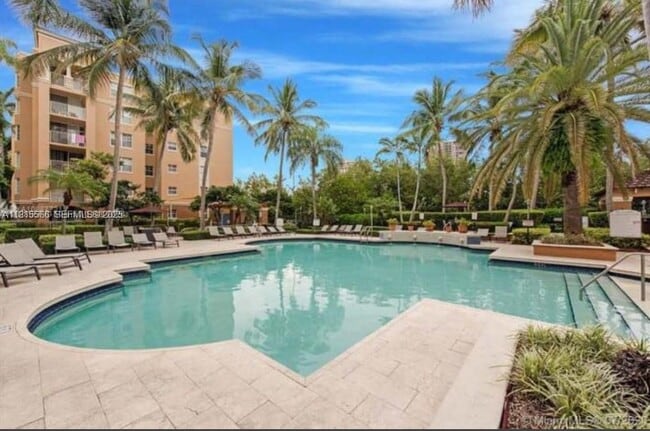 Building Photo - 19801 E Country Club Dr