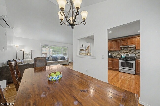 Building Photo - 23 Distler Ave