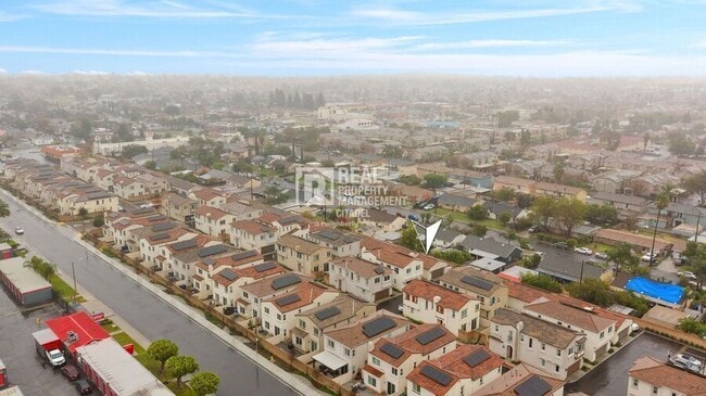 Building Photo - 365 Huntington Ct