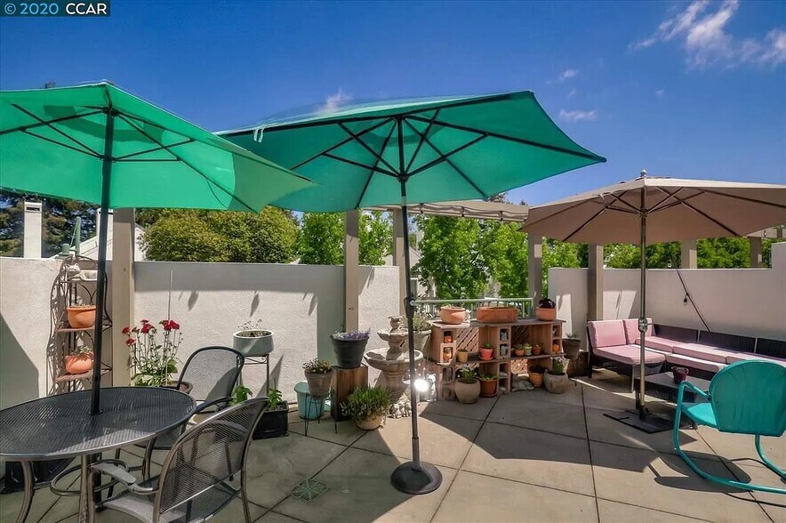 Building Photo - 34 Mozden Ln