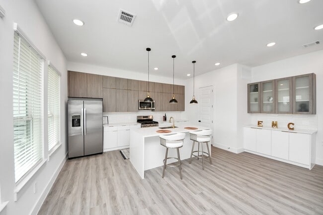 Building Photo - 3602 Runnels St