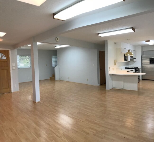Building Photo - Spacious 5 Bedroom, 2 Bath, 2 Car Carport,...