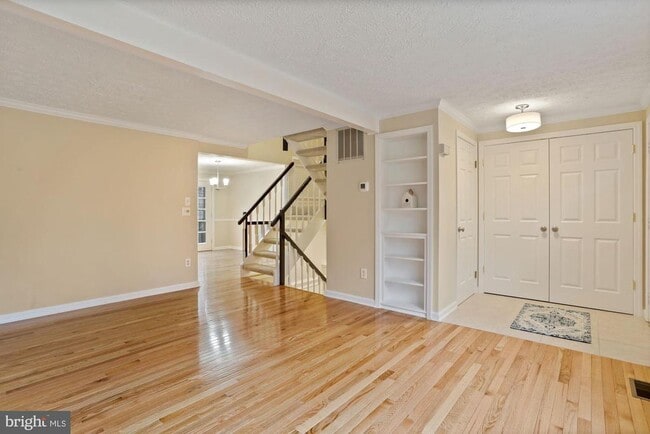 Building Photo - 2051 Gervais Dr