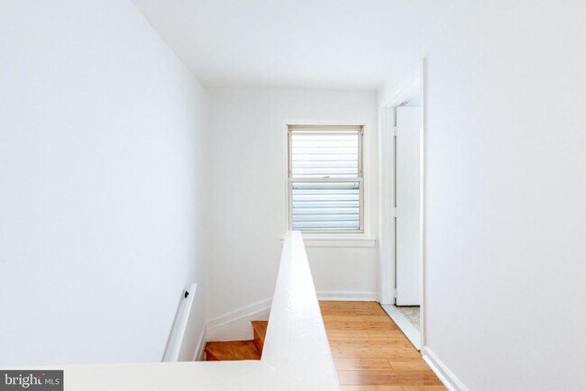 Building Photo - 2726 Edgemont St