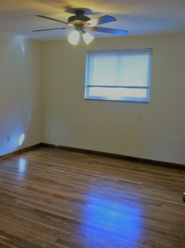 Building Photo - 130 Lacrosse St