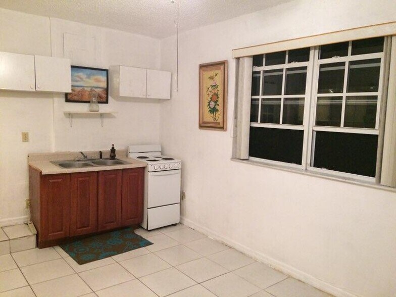 Building Photo - 19541 NW 7th Ct