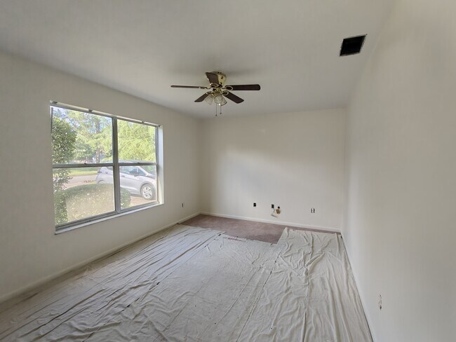 Building Photo - 6133 NW 33 St