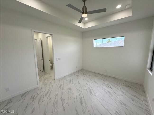 Building Photo - 1247 Kismet Pkwy W