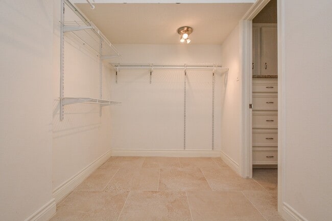 Building Photo - 8010 White Marsh Ct