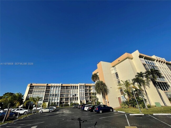 Building Photo - 851 Three Islands Blvd
