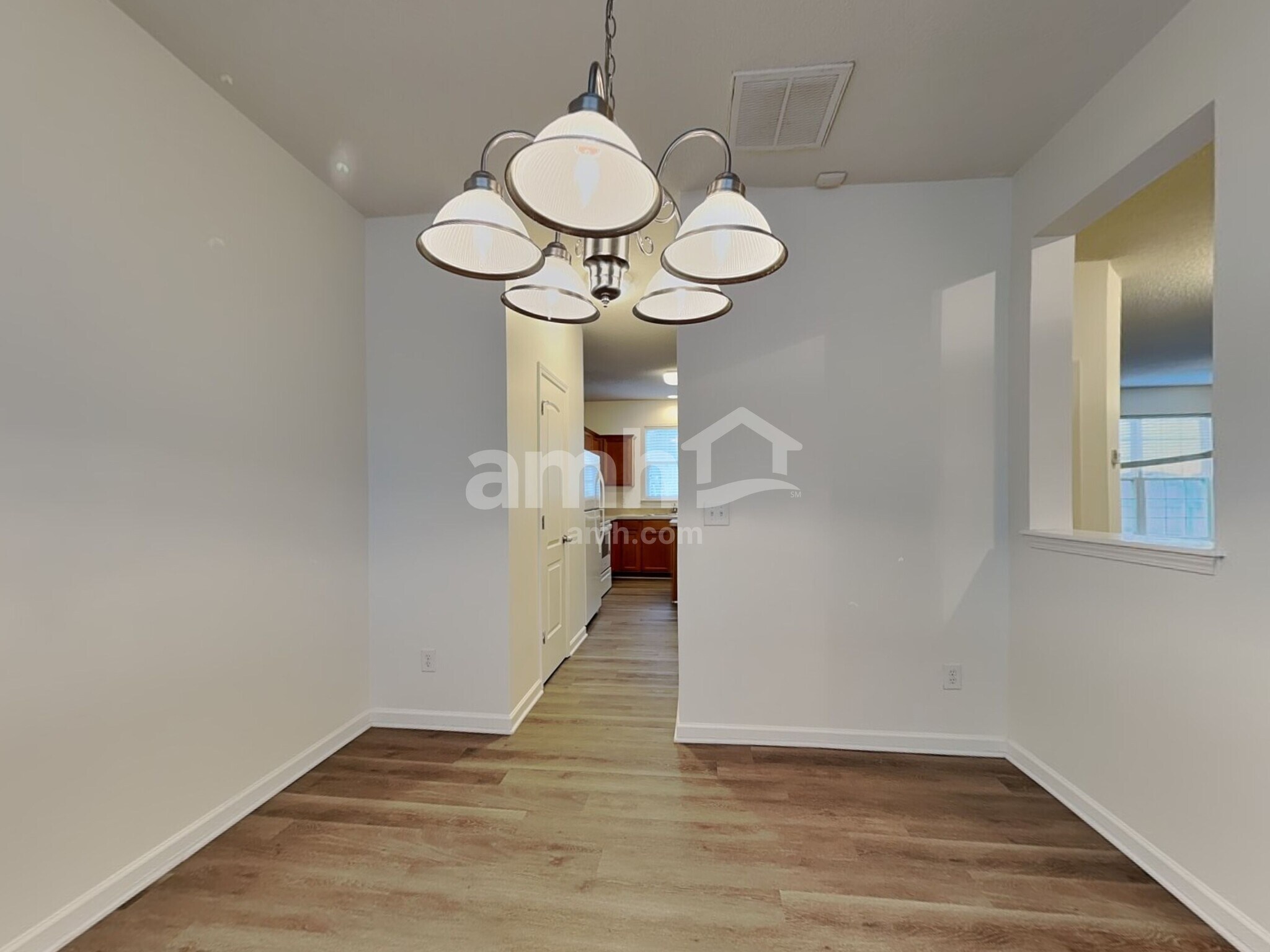 Building Photo - 6004 Glen Way Dr