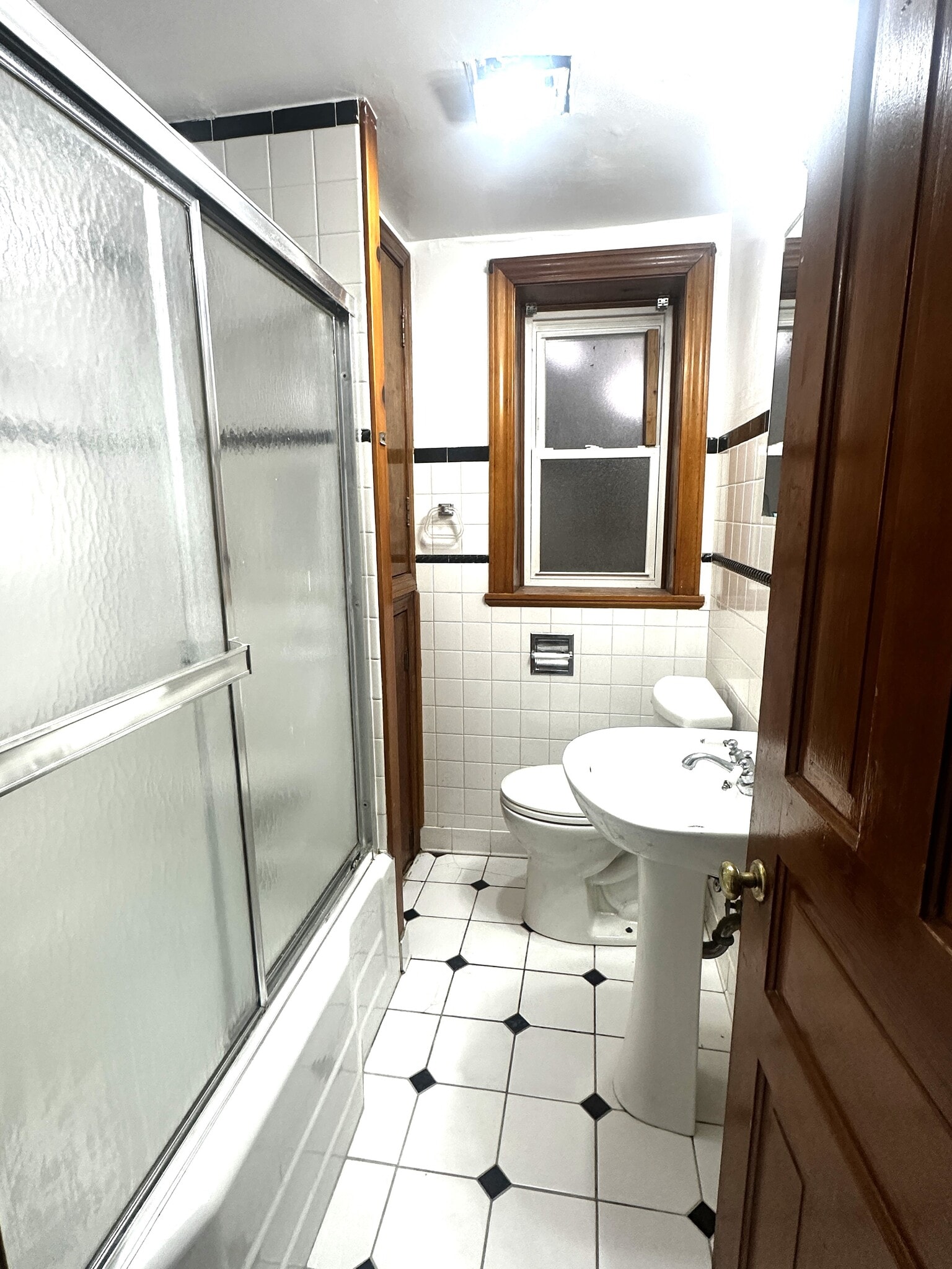 Building Photo - 1328 W Melrose St