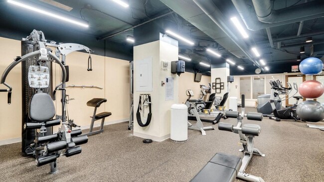 Building Photo - 5500 Holmes Run Pkwy